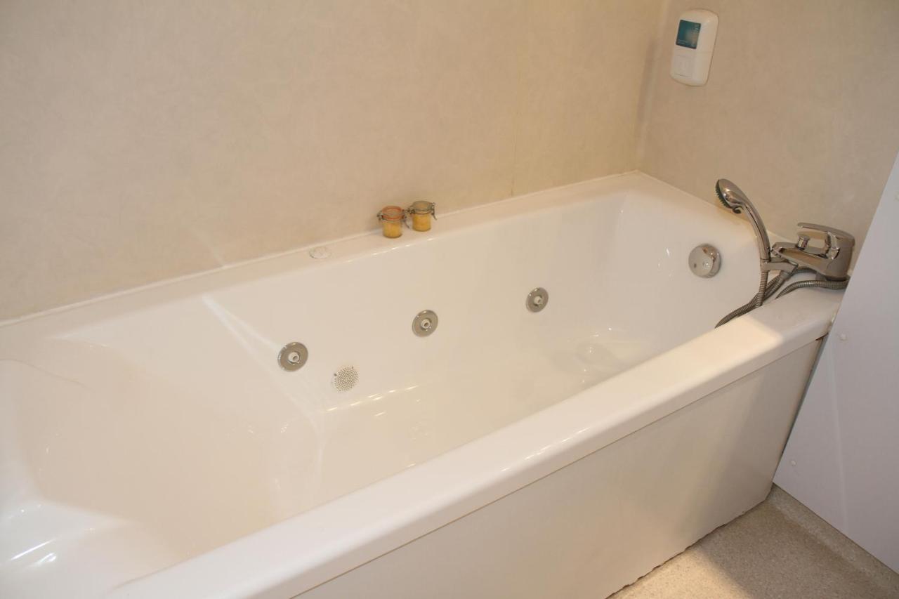 Rev'Hotel Ribérac Cameră foto